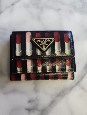 Authentic Saffiano Leather Prada Lipstick Print Compact Trifold Wallet COA
